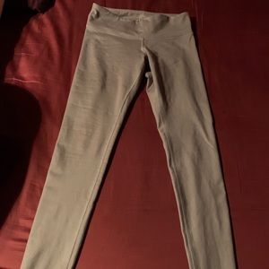 Alo Yoga Airbrush Leggings in Tan/Nude